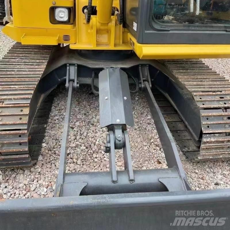 Komatsu PC70 Гусеничні екскаватори