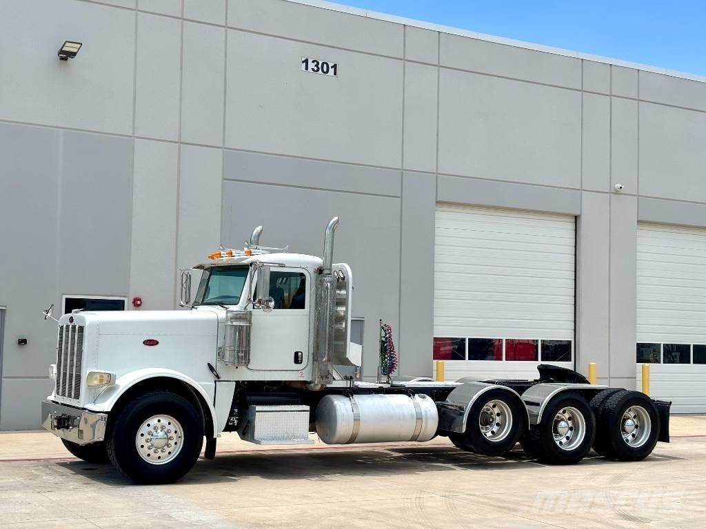 Peterbilt 388 Тягачі