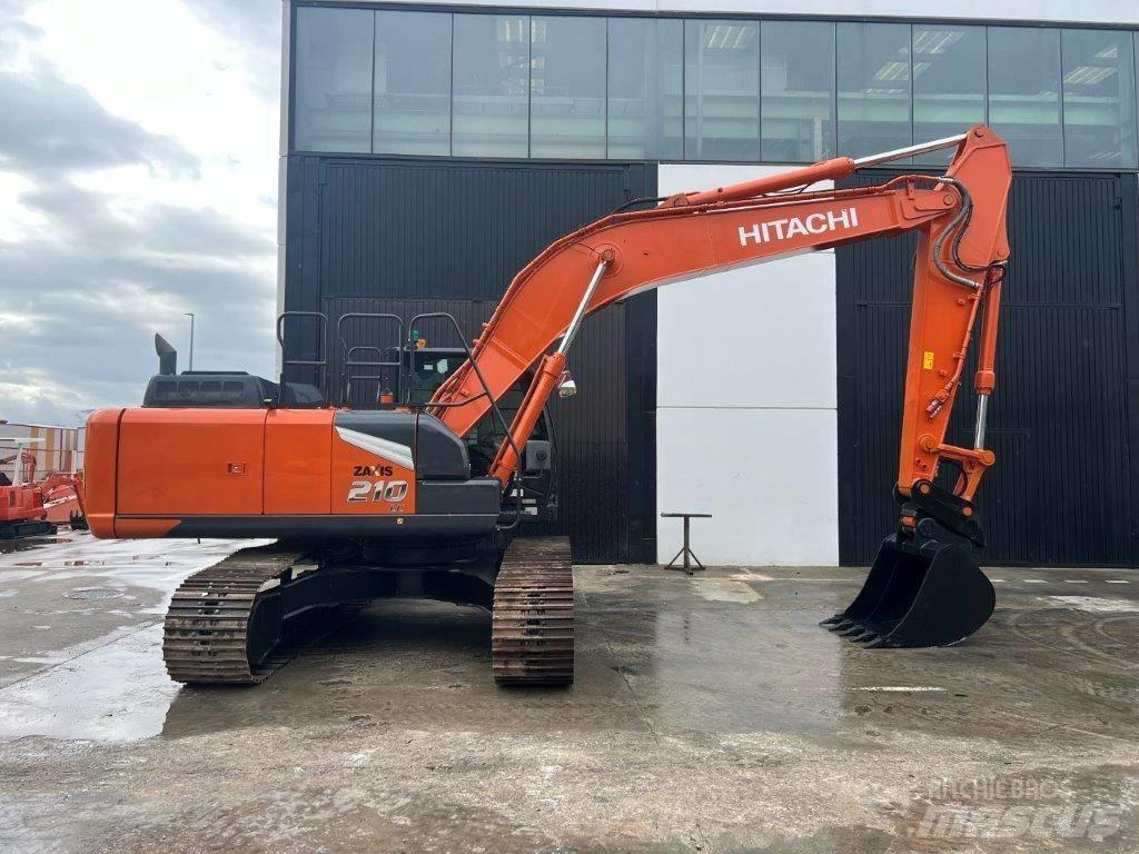 Hitachi ZX 210 LC Гусеничні екскаватори