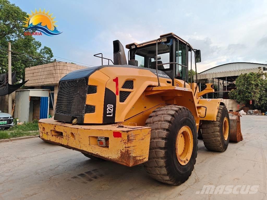 Volvo L 120 Фронтальні навантажувачі