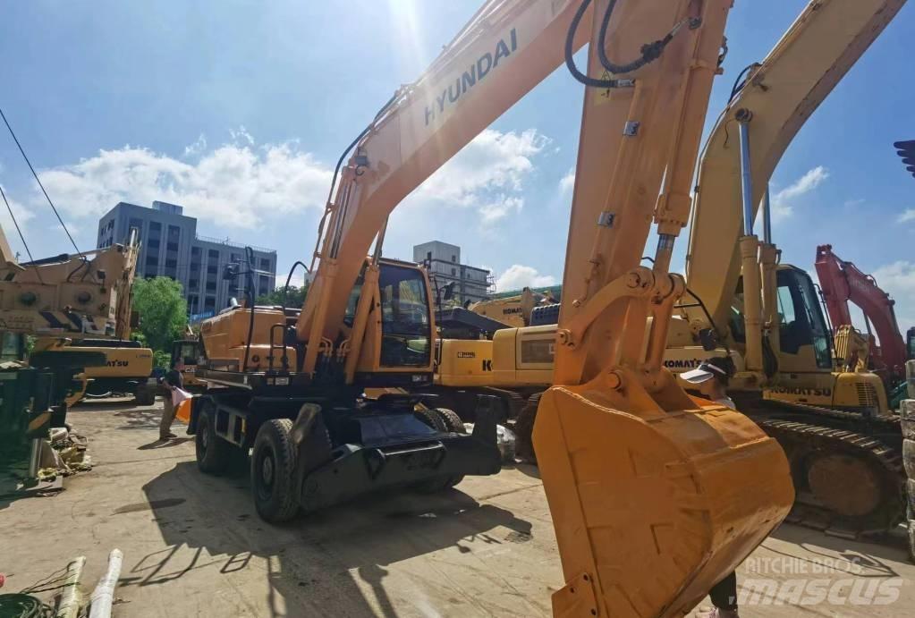 Hyundai R210W-9 Колісні екскаватори