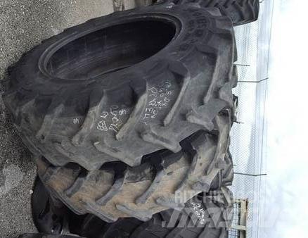  Pneus 13.6R28 Колеса