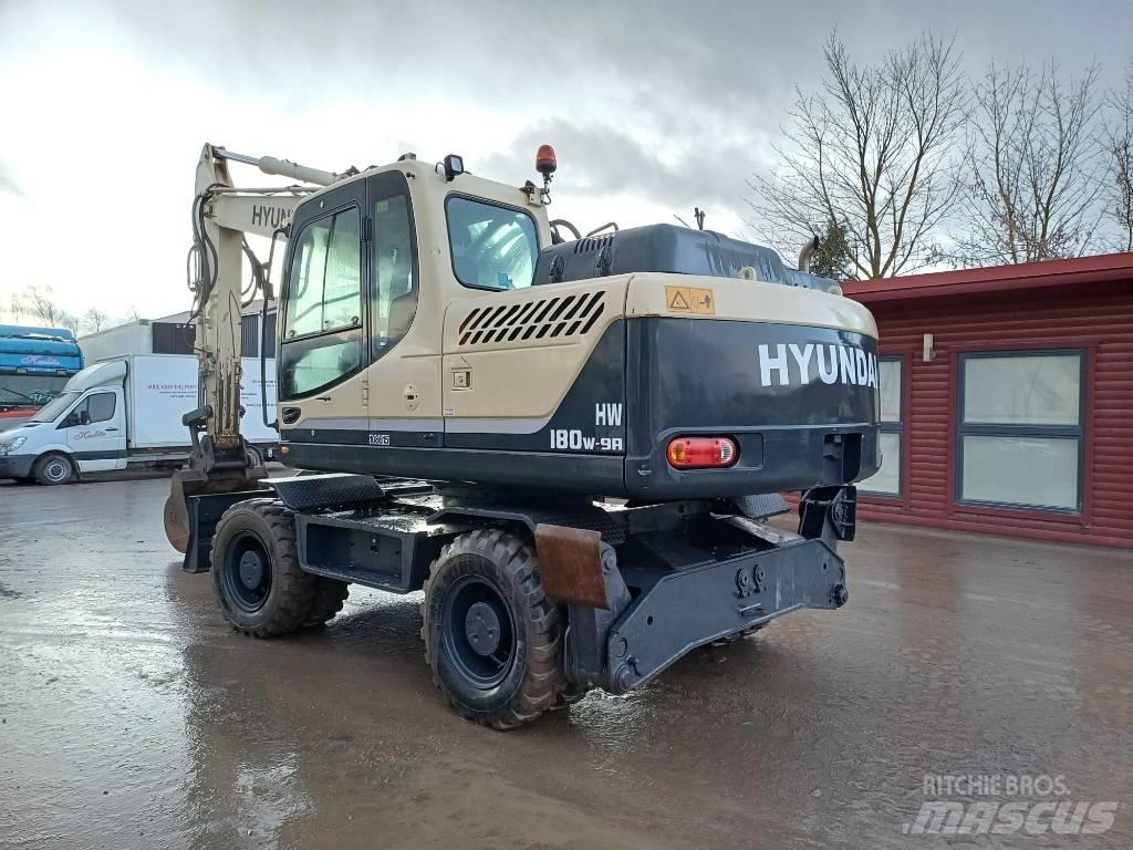 Hyundai HW 180 - 9A Колісні екскаватори
