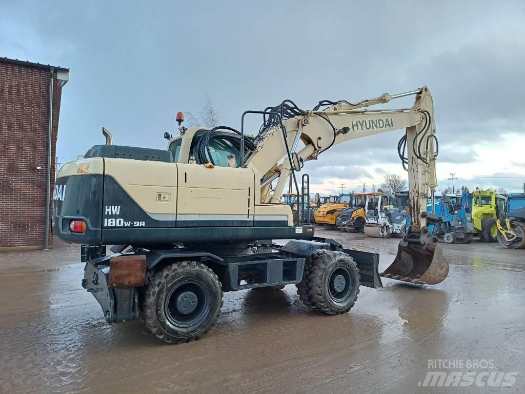 Hyundai HW 180 - 9A Колісні екскаватори