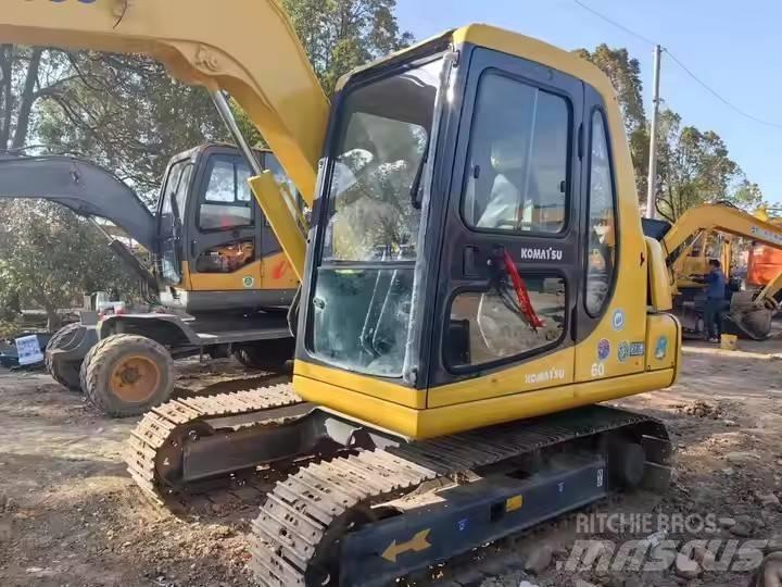 Komatsu PC60 Гусеничні екскаватори