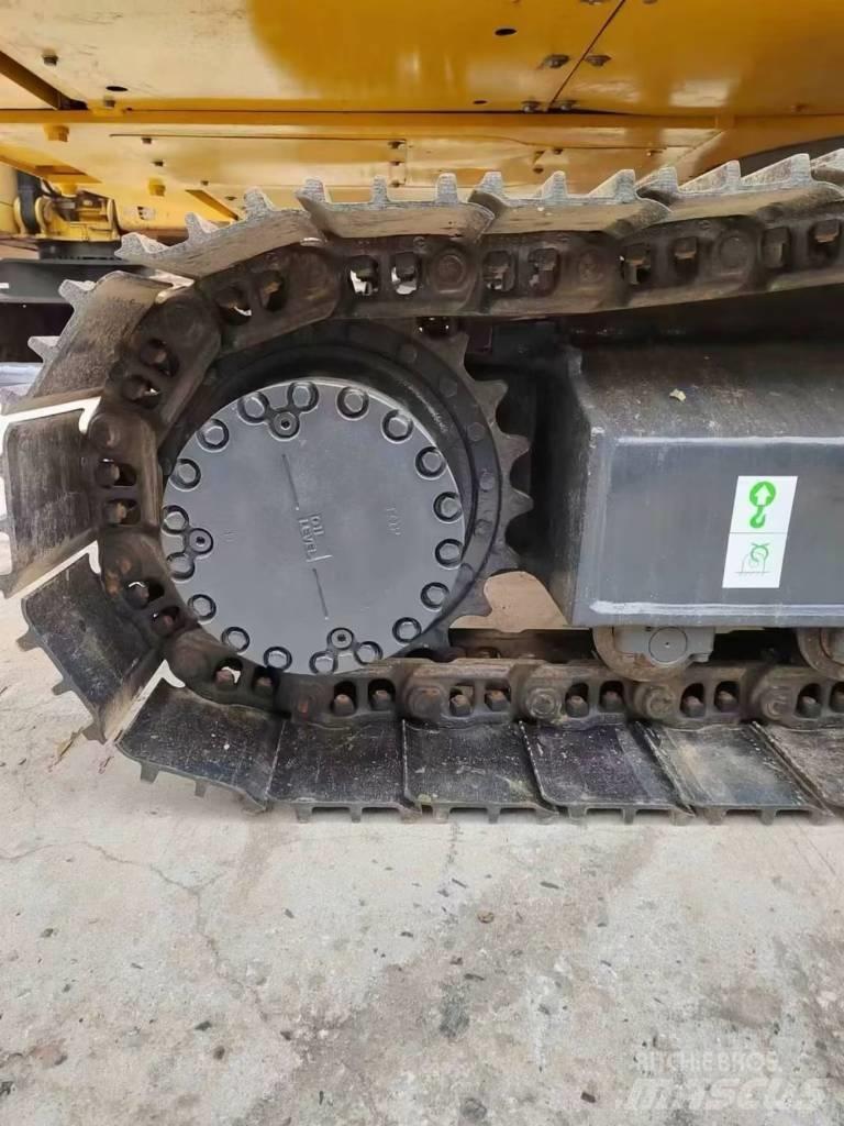 Komatsu PC 200-8 Гусеничні екскаватори