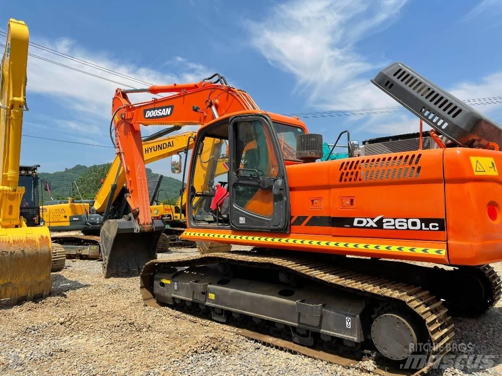 Doosan DX 260 Гусеничні екскаватори