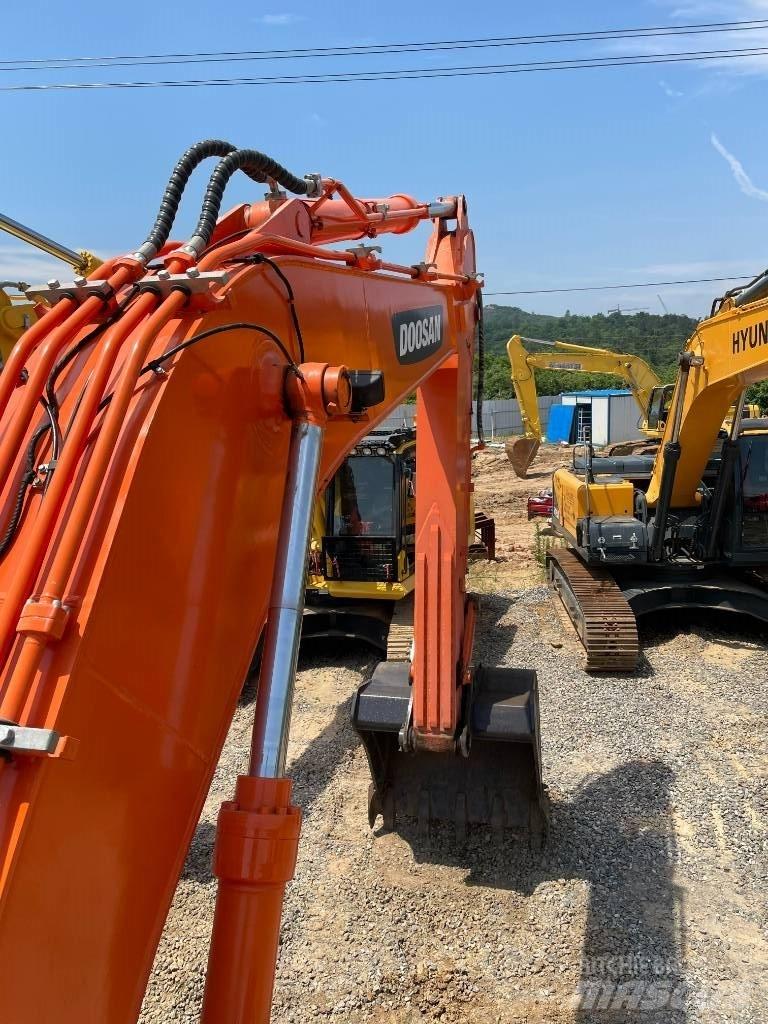 Doosan DX 260 Гусеничні екскаватори