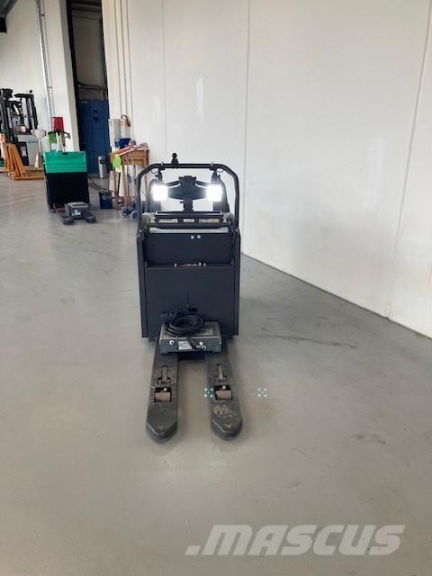 Atlet PLP 200 Самохідні електроштабелери