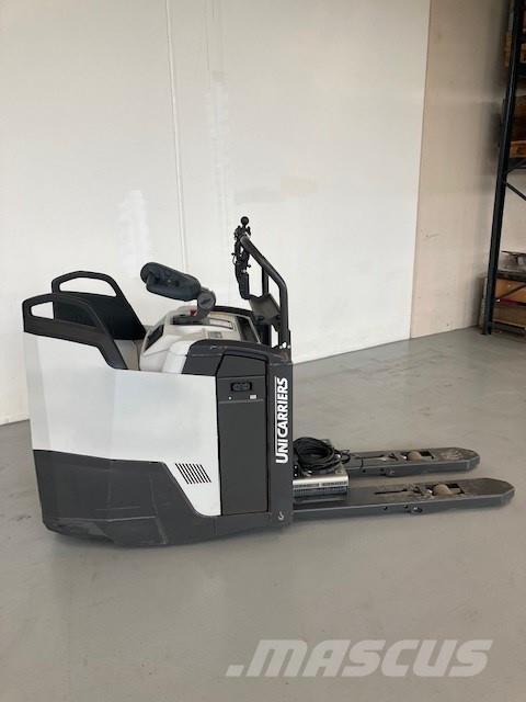 Atlet PLP 200 Самохідні електроштабелери