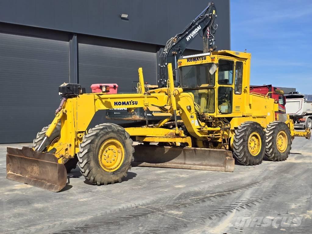 Komatsu GD 521 A-1 Грейдери