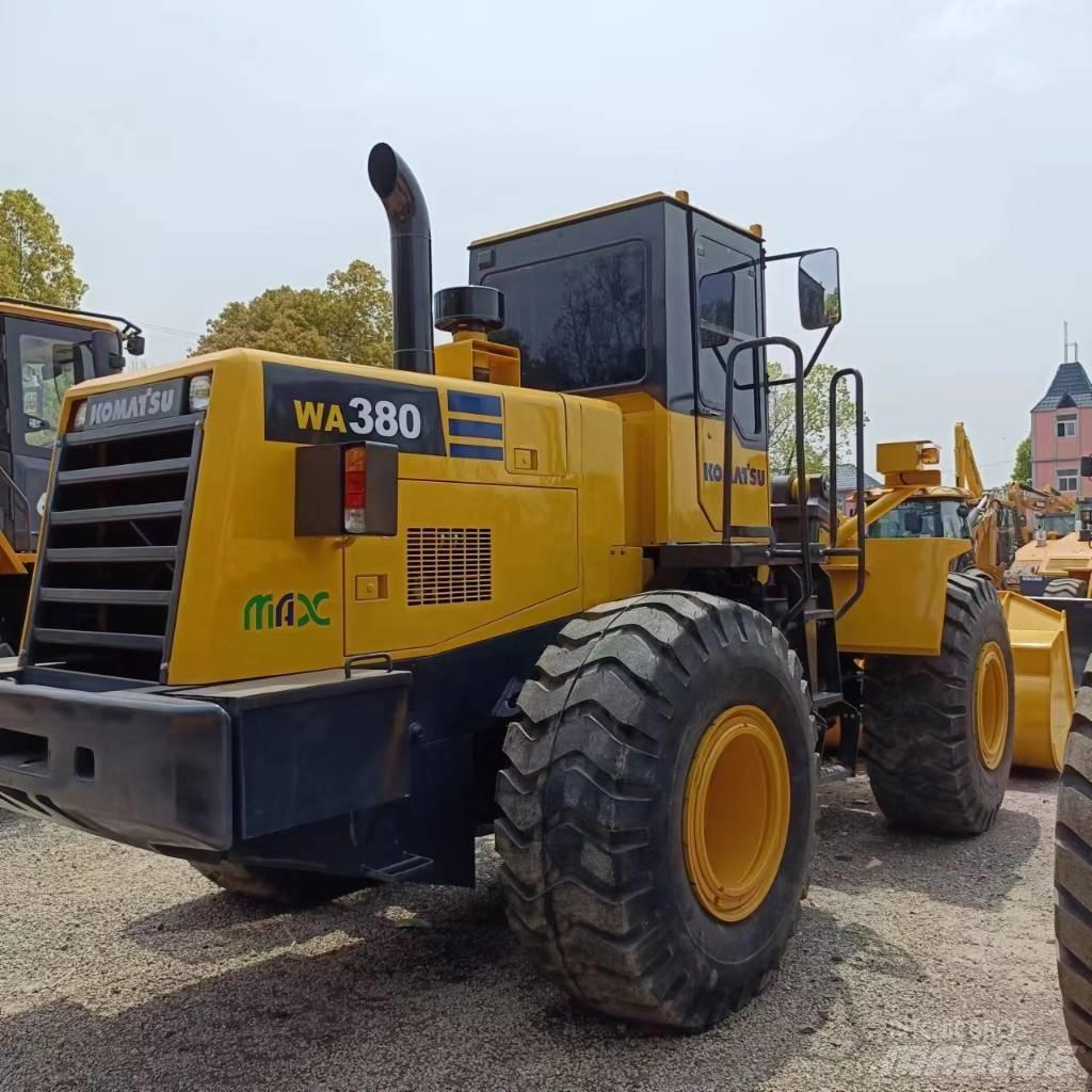 Komatsu WA 380 Фронтальні навантажувачі