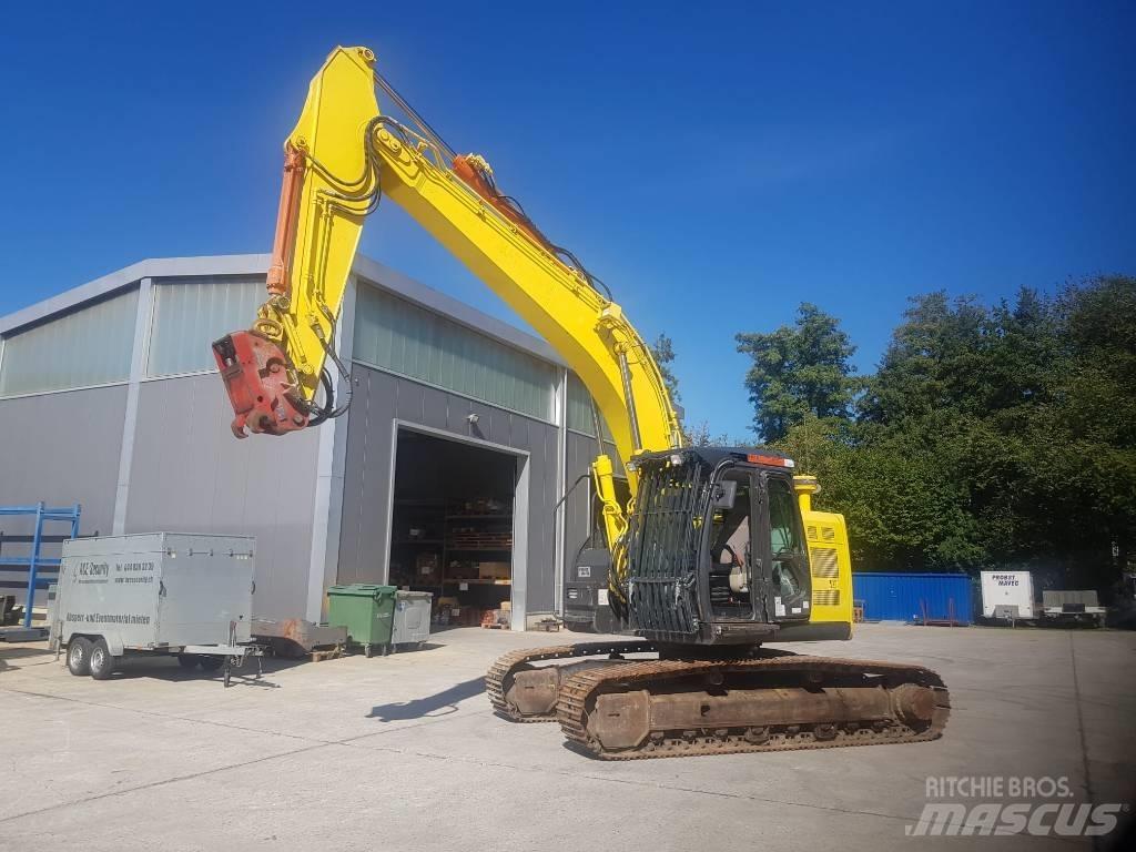 Hitachi ZX225USLC-5 Гусеничні екскаватори