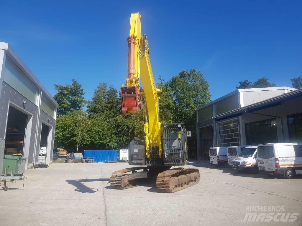Hitachi ZX225USLC-5 Гусеничні екскаватори