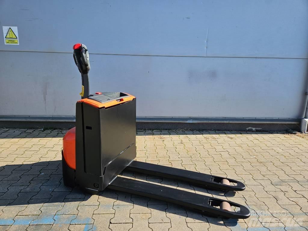 BT LWE 140 Штабелери