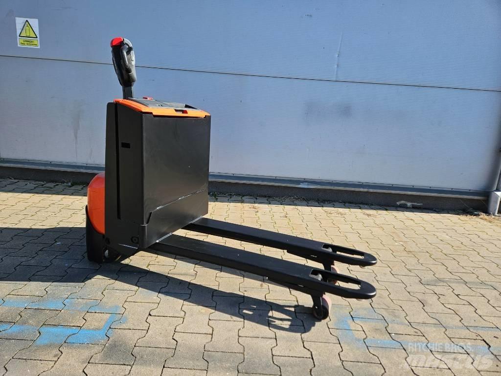 BT LWE 140 Штабелери