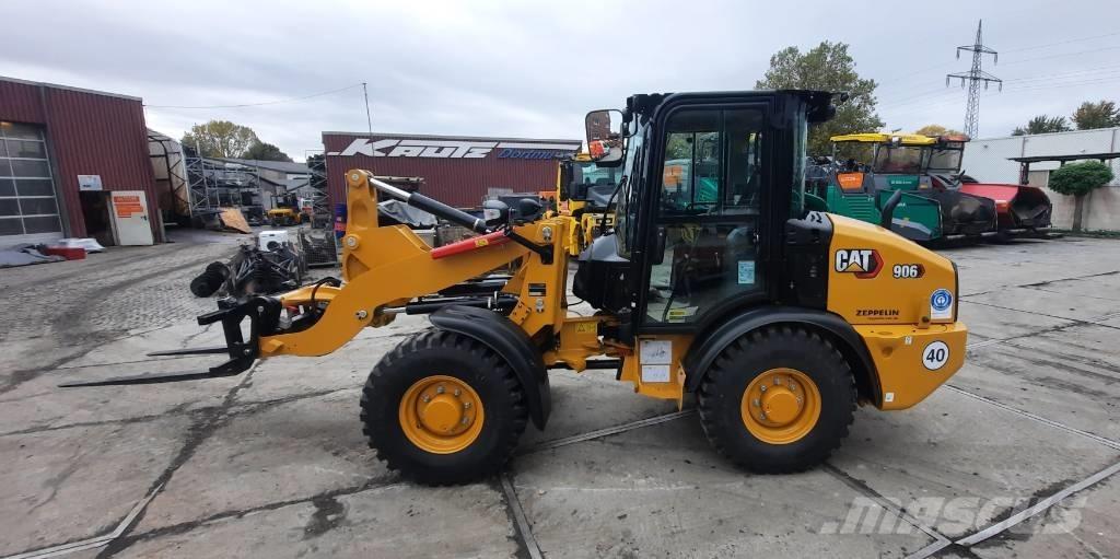 CAT 906 Фронтальні навантажувачі