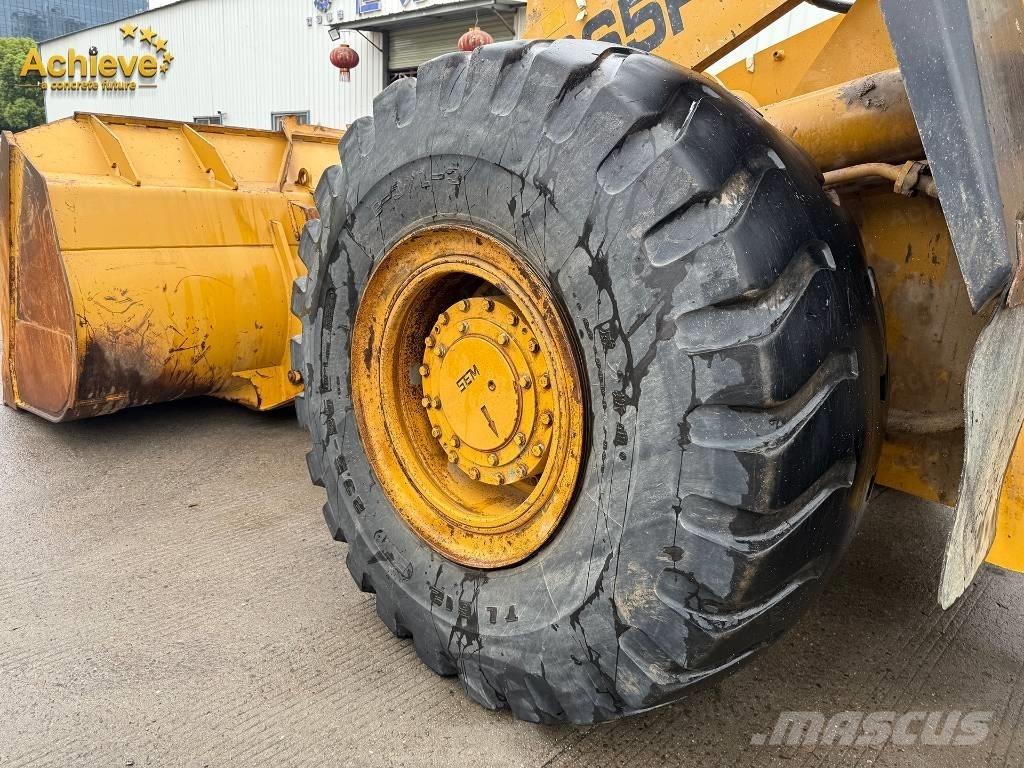 SEM 655F Фронтальні навантажувачі