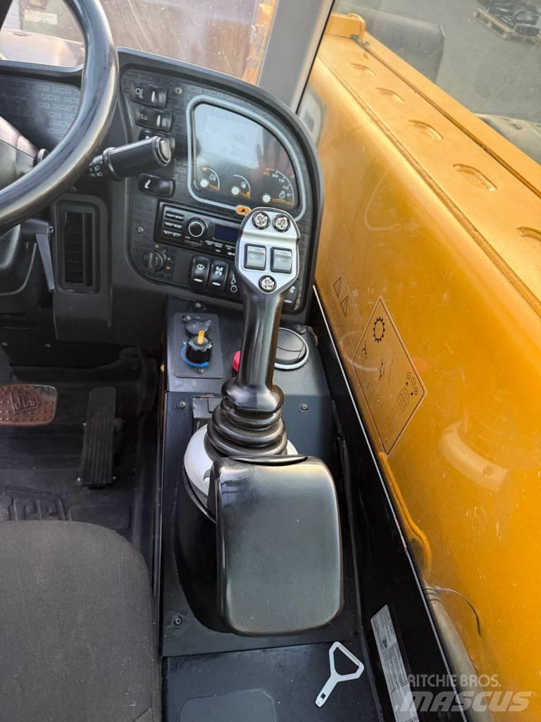 JCB 526-56 Agri Телескопічні фронтальні навантажувачі