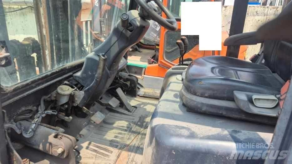 Doosan D 35 C-5 Електронавантажувачі