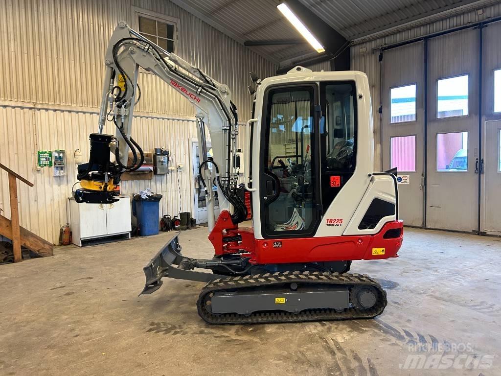 Takeuchi TB225 Міні-екскаватори < 7т
