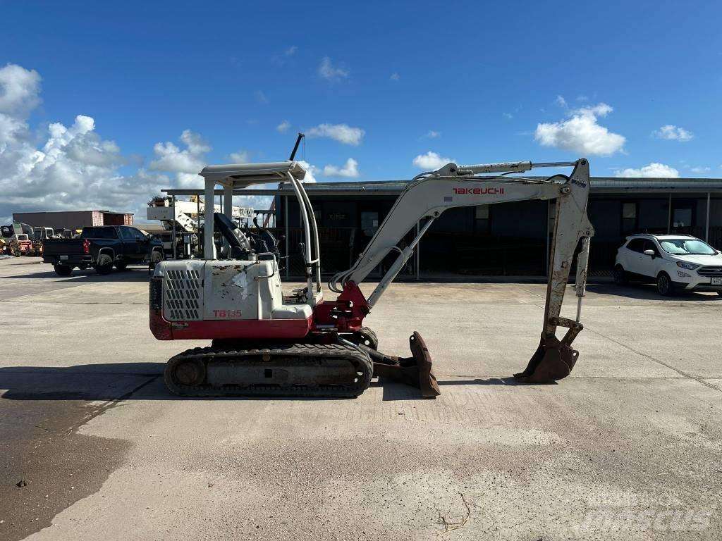 Takeuchi TB 135 Гусеничні екскаватори