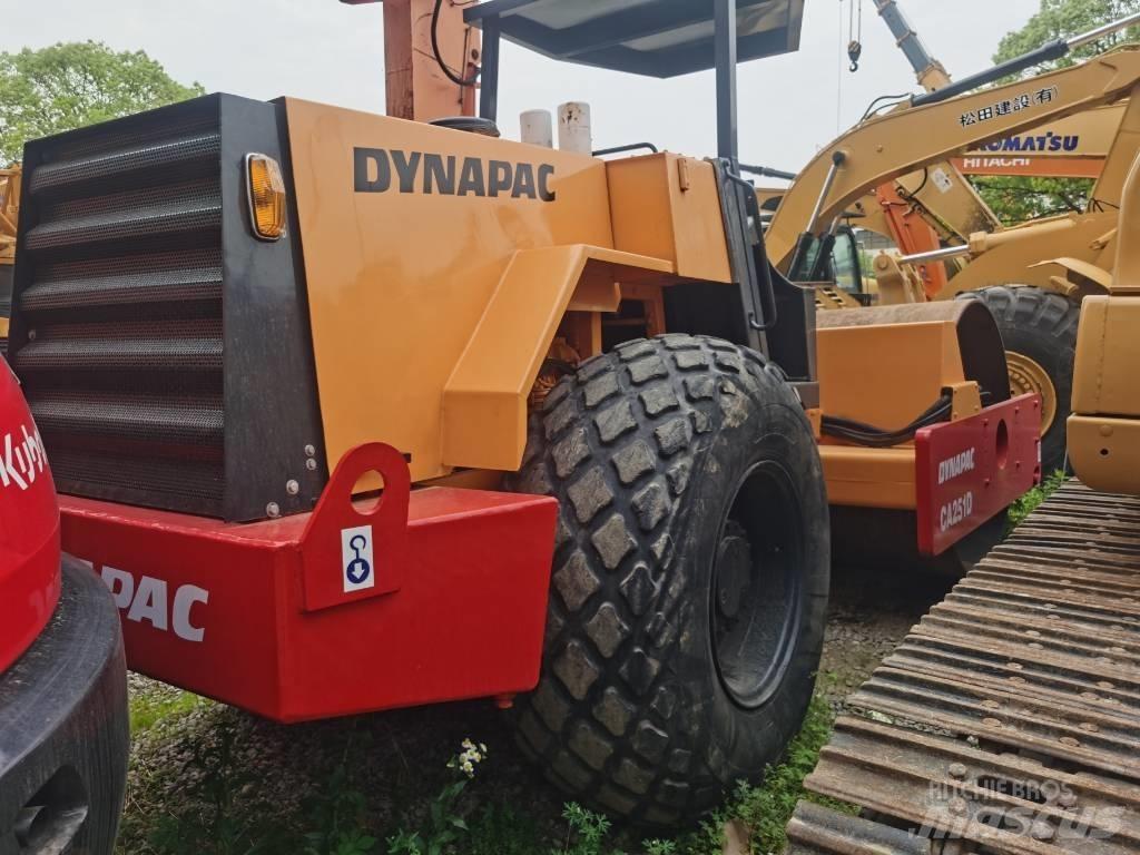 Dynapac CA 251 D Грунтові котки