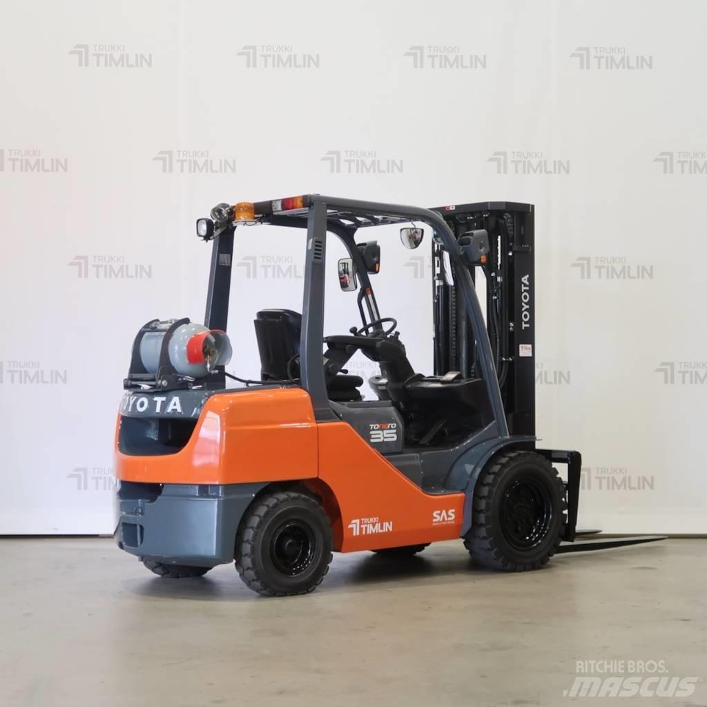 Toyota 02-8FGJF35 Газові навантажувачі