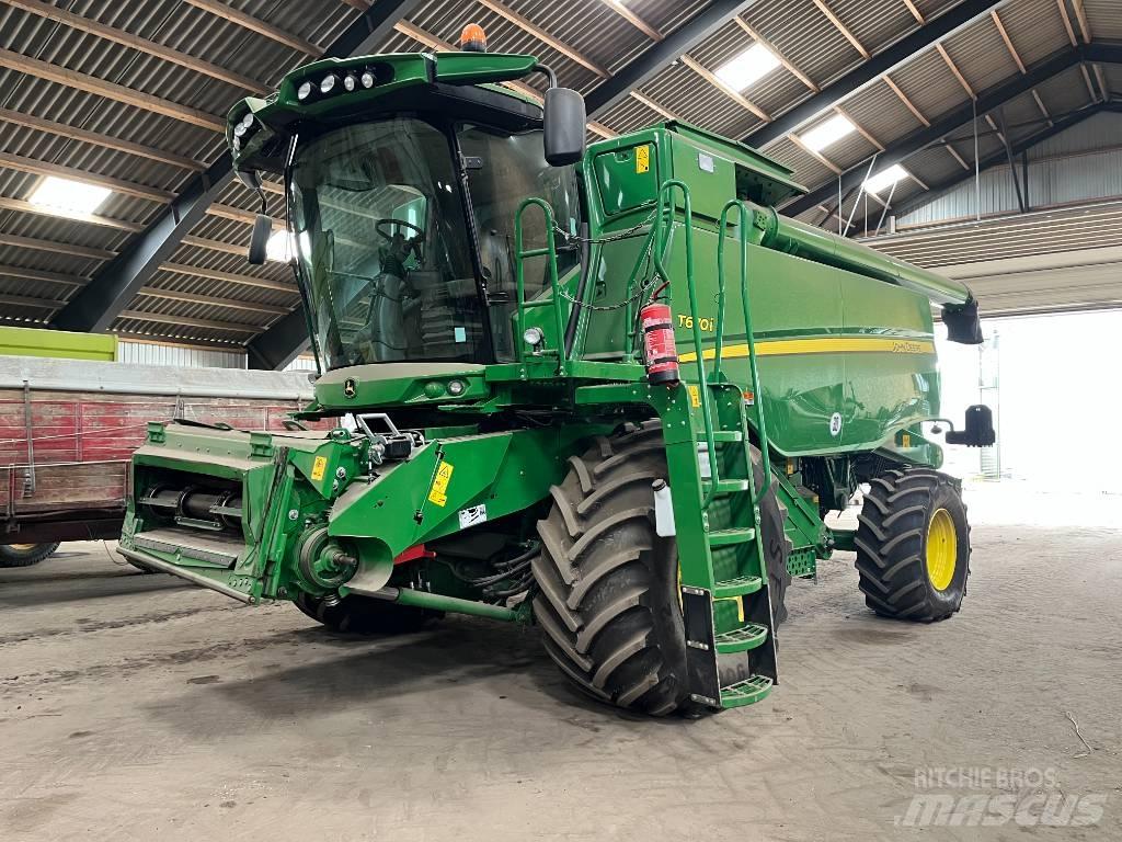 John Deere T670 Зернозбиральні комбайни