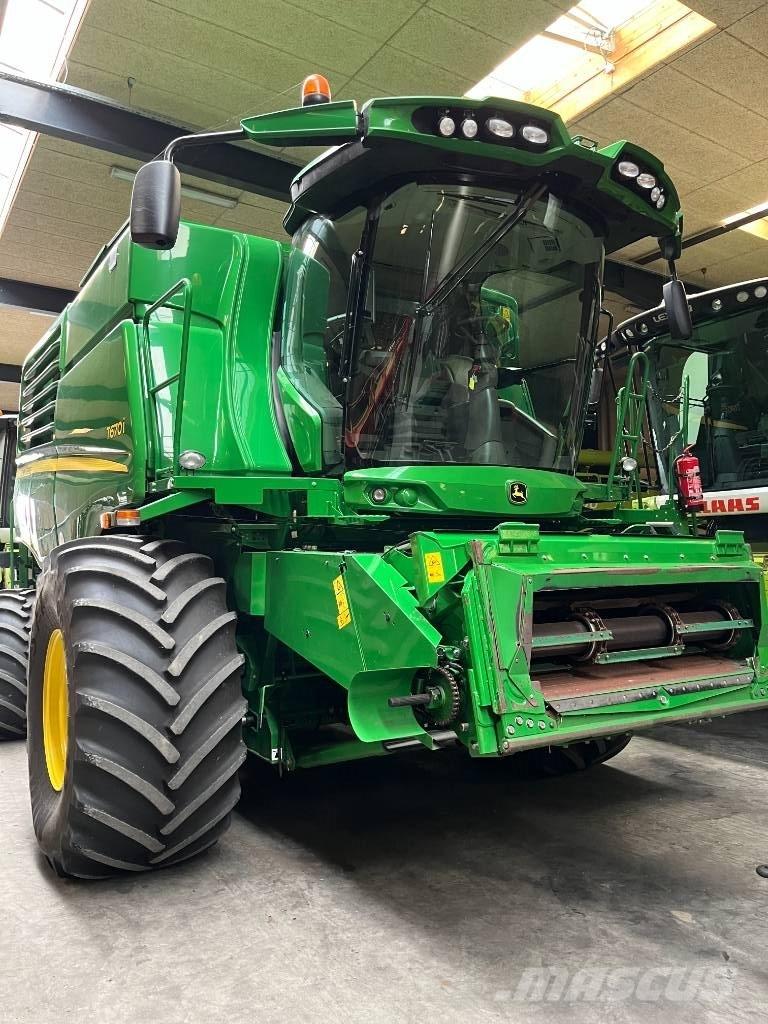 John Deere T670 Зернозбиральні комбайни