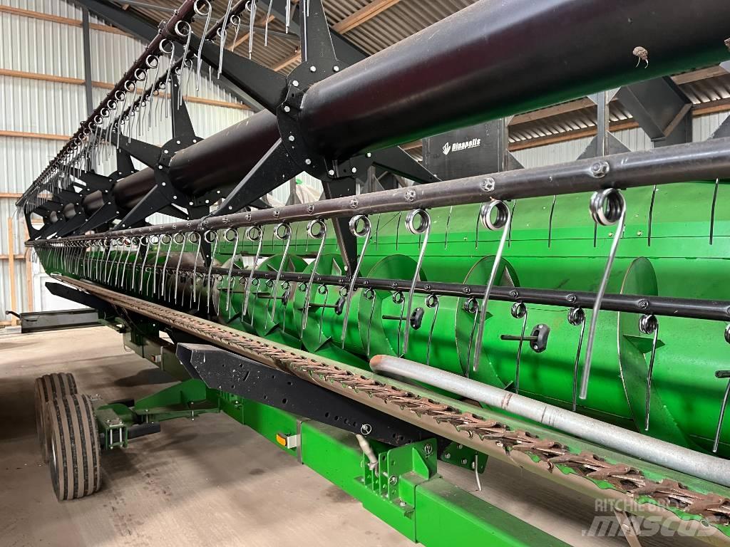 John Deere T670 Зернозбиральні комбайни