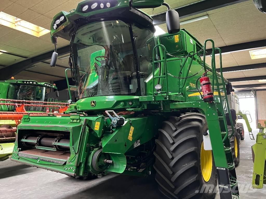 John Deere T670 Зернозбиральні комбайни