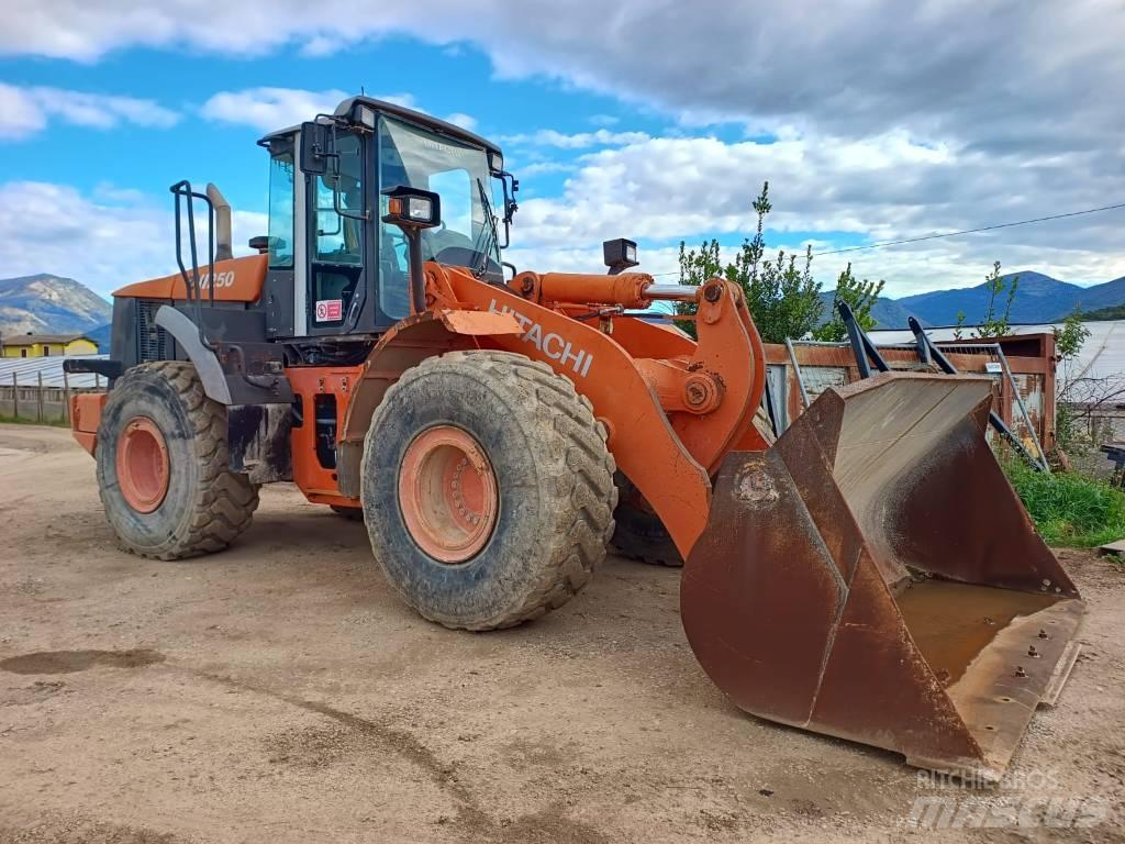 Hitachi ZW 250 Фронтальні навантажувачі