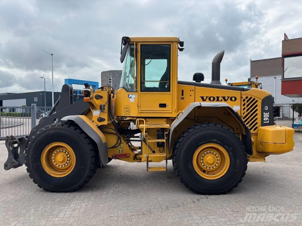 Volvo L 90 E Фронтальні навантажувачі