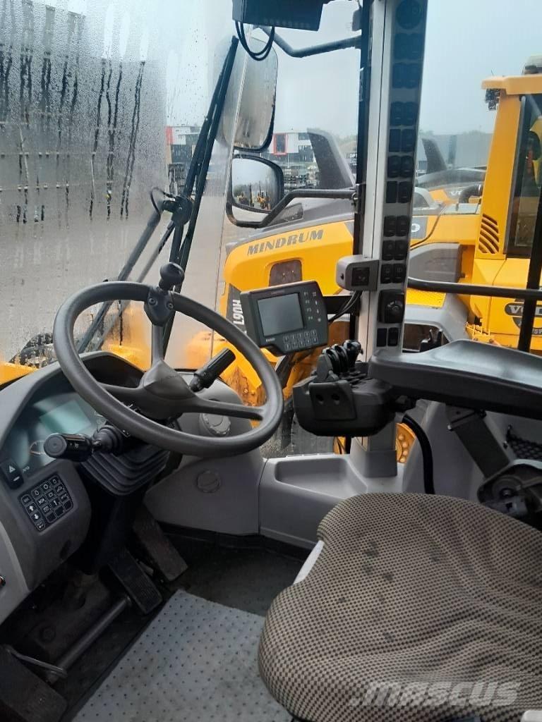 Volvo L120G Фронтальні навантажувачі