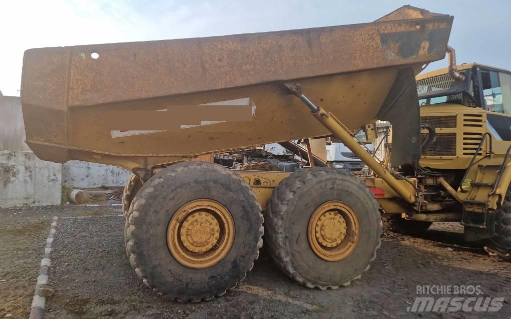 CAT 730 Зчленовані самоскиди