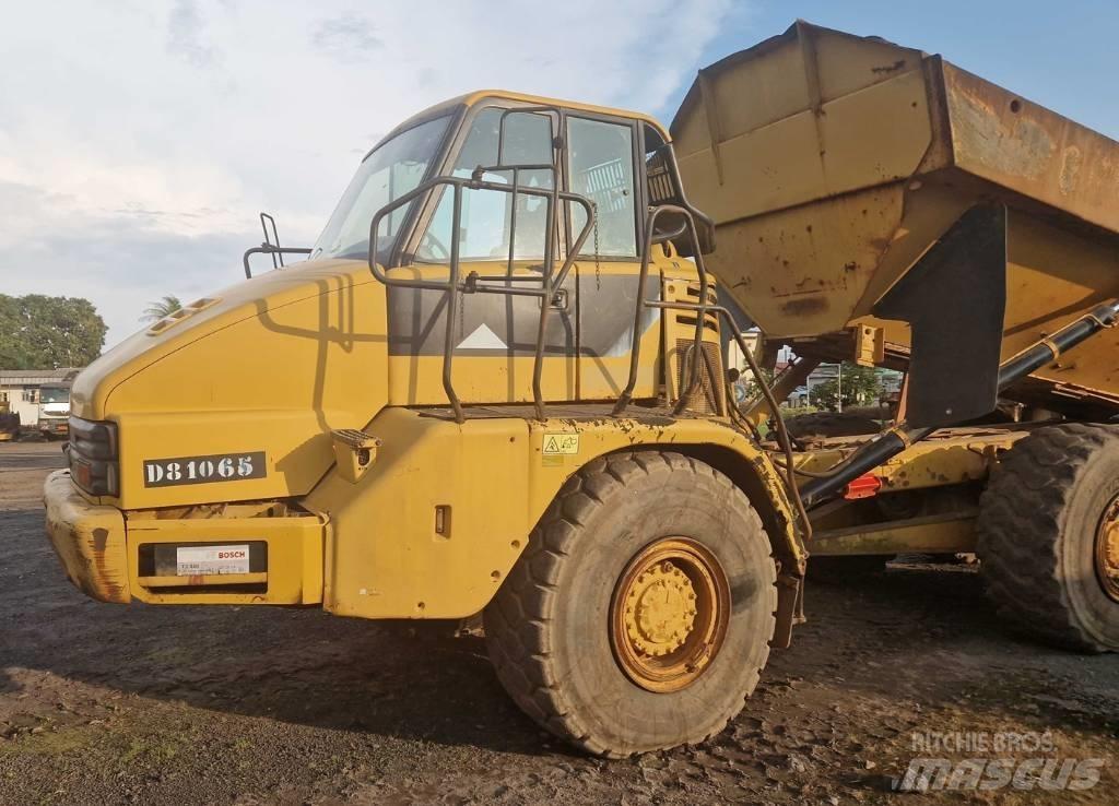 CAT 730 Зчленовані самоскиди