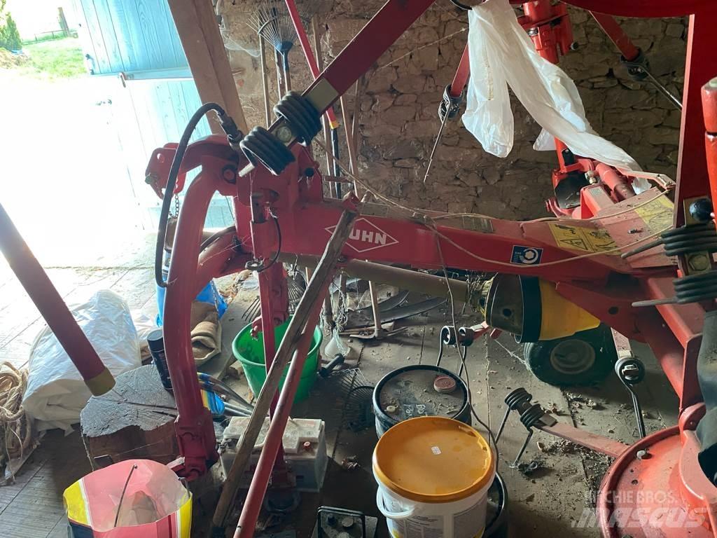 Kuhn GF 5001 MH Граблі і сінозворушувачі