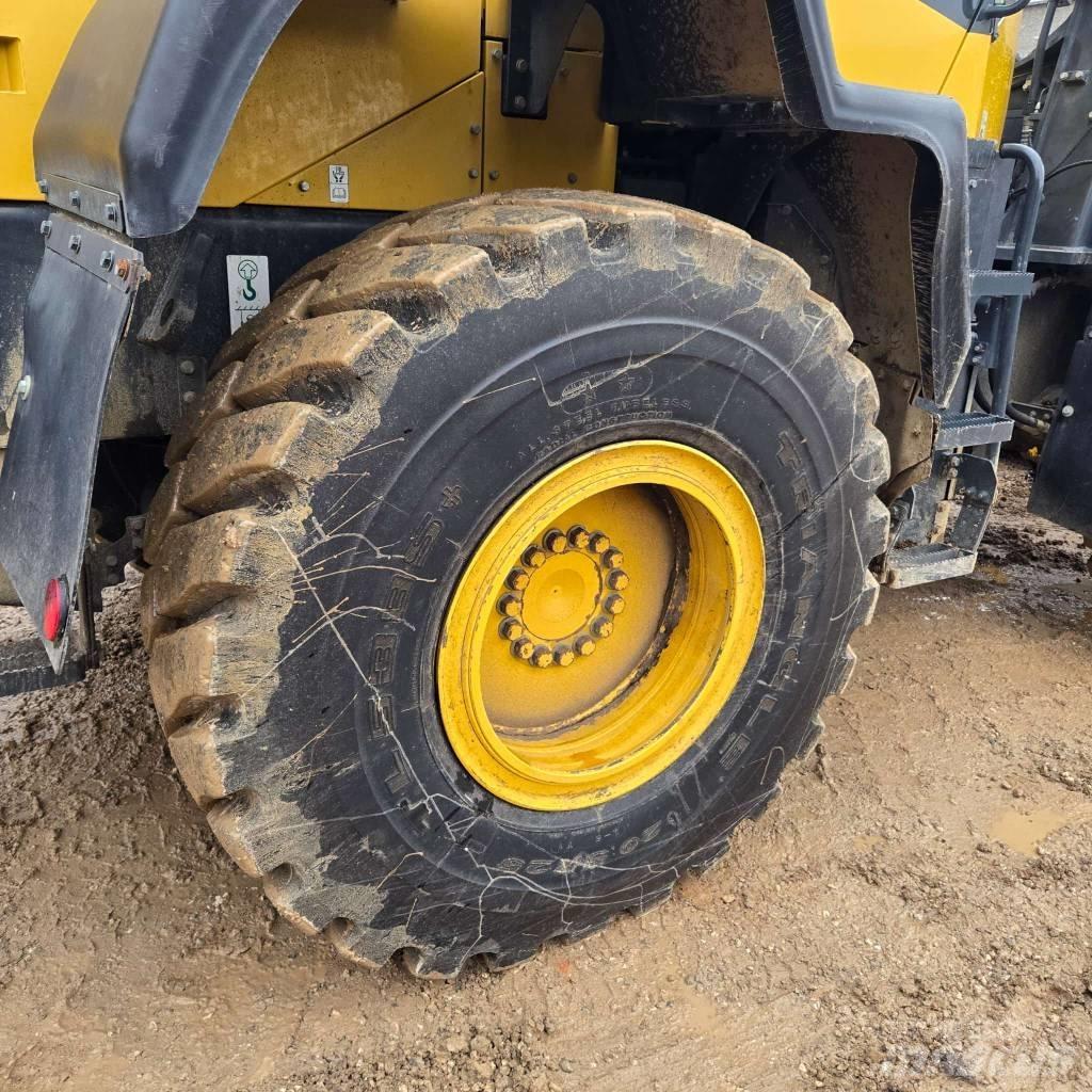 Komatsu WA 320-8 Фронтальні навантажувачі