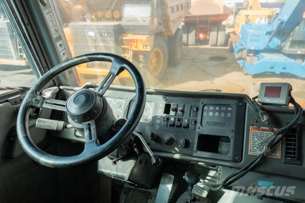 CAT 777 D Кар`єрні самоскиди