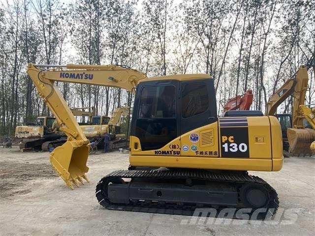 Komatsu PC130 Гусеничні екскаватори