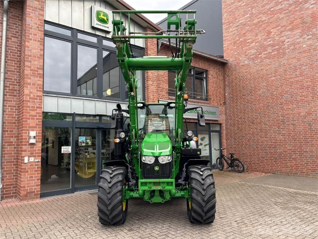 John Deere 6110M Трактори