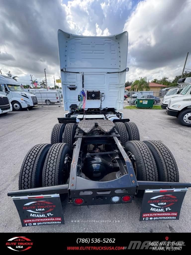 Volvo Commercial VNL Тягачі