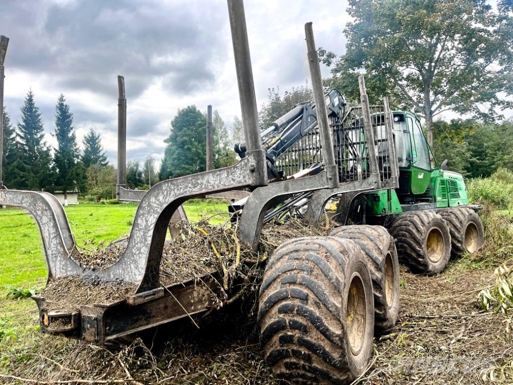 John Deere 1110 E Форвардери