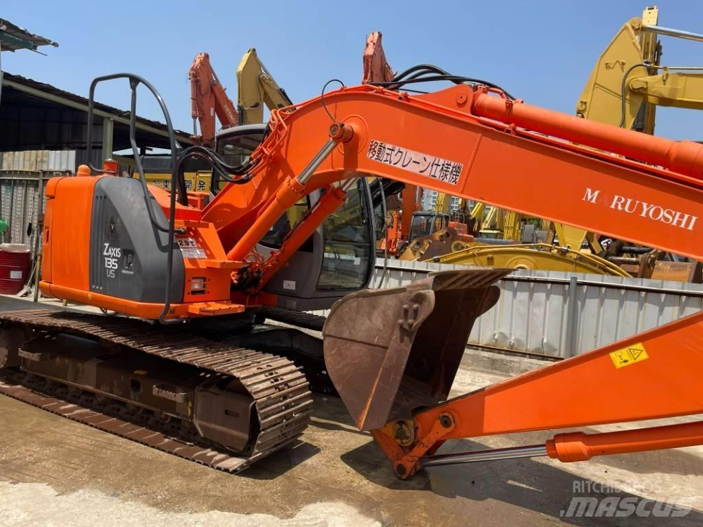 Hitachi ZX 135 Гусеничні екскаватори