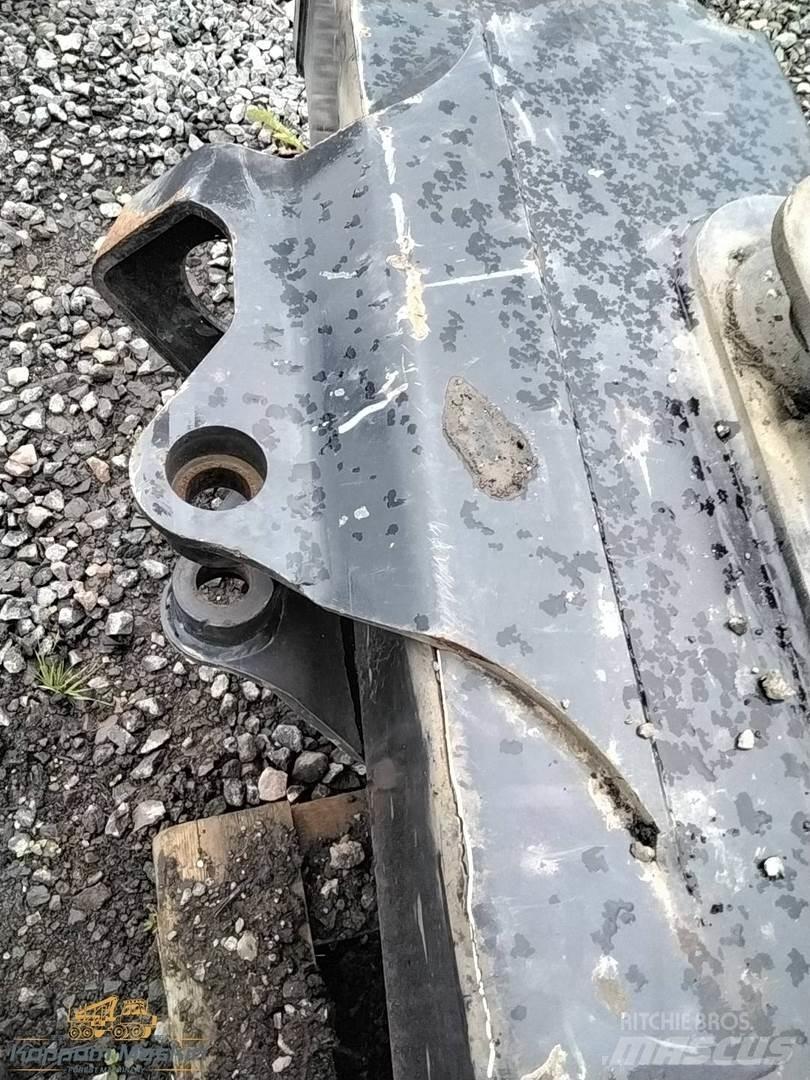 Komatsu 165 Транспортерні крани