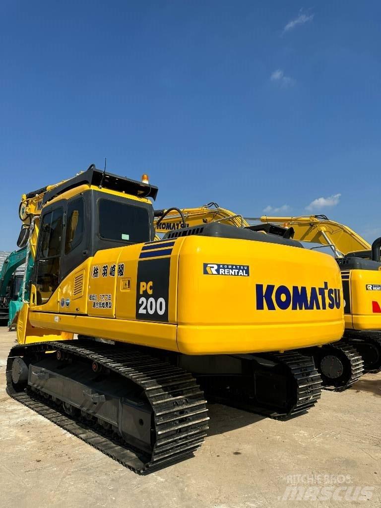 Komatsu PC200-7 Гусеничні екскаватори