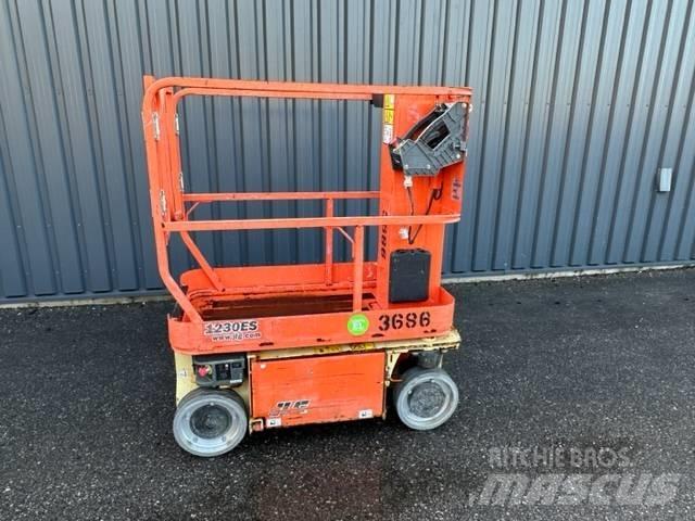 JLG 1230 ES Вертикальні щоглові підйомники