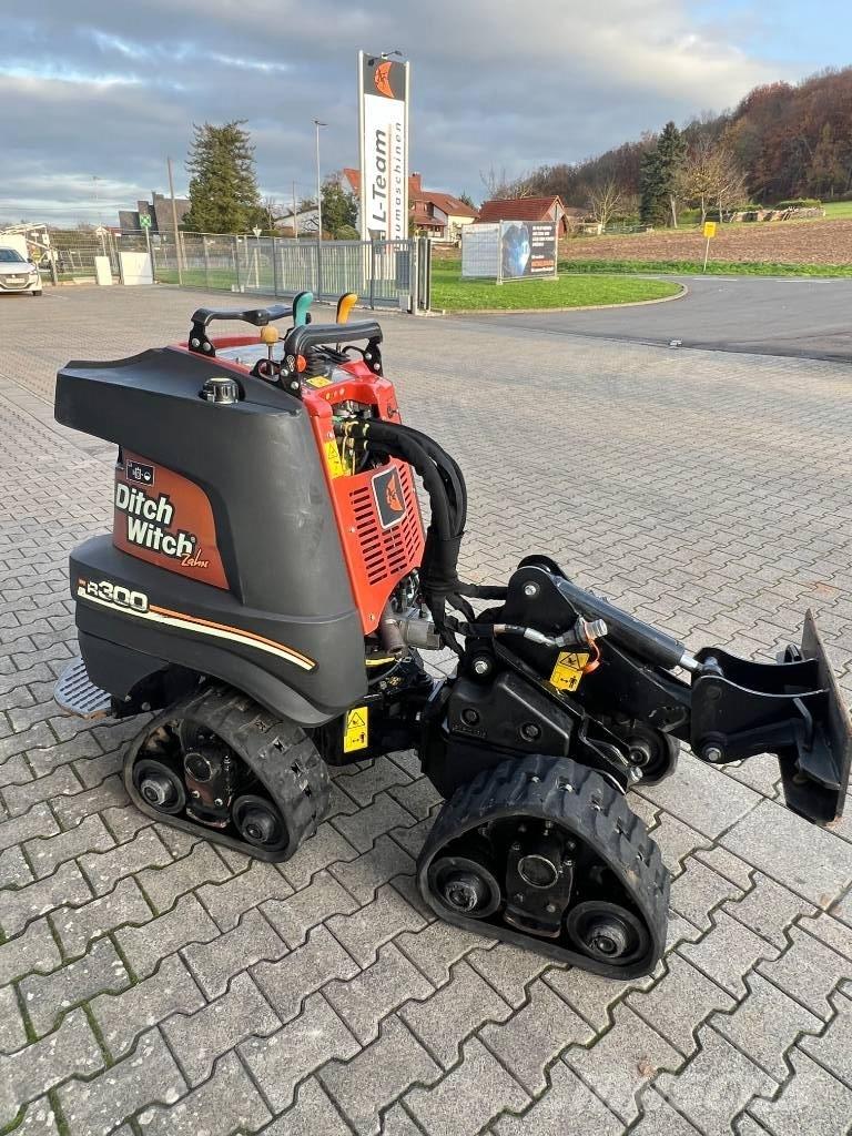 Ditch Witch R300 Канавокопачі