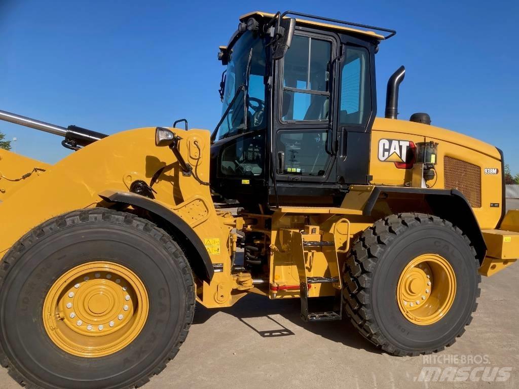 CAT 938M Фронтальні навантажувачі